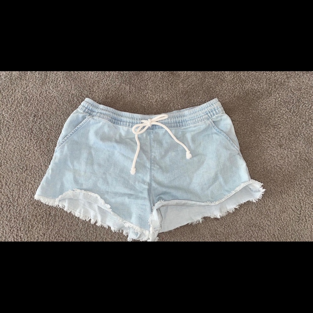 Comfy draw string jean shorts.